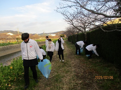 福江支店「免々田川清掃活動」