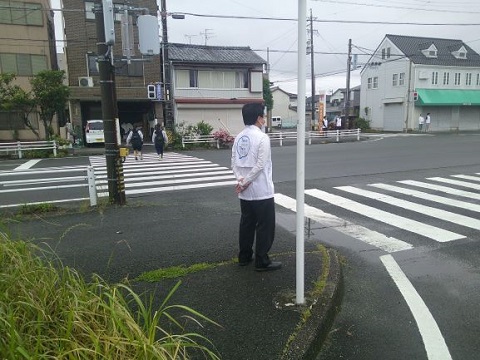 南大通支店「歩行者安全横断支援活動」
