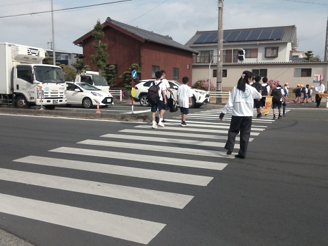牟呂支店「通学サポート・交通安全指導」