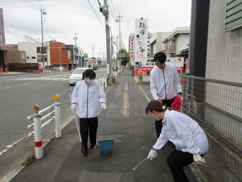 諏訪支店「姫街道沿線クリーン活動」